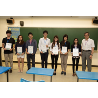 理事長與學生組論文最佳發表者大合照